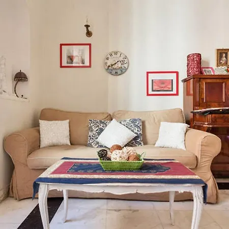 Maison De Didi Bed and Breakfast *